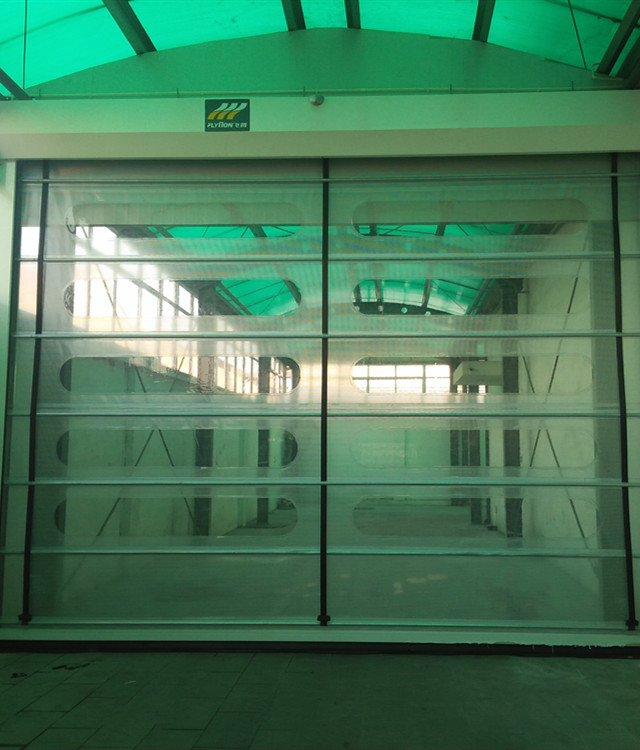 機庫堆積門
